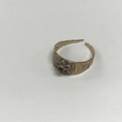 A gold ring and chain approx weight 6.62 grams