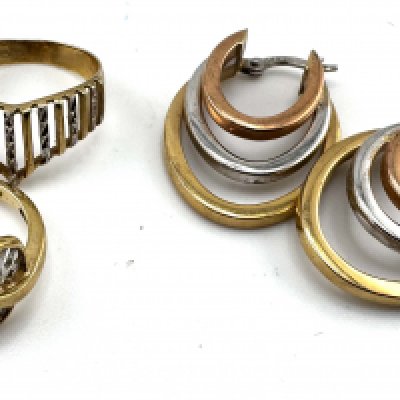 A pair of 3 colour gold hoop earrings together with 2 14ct gold rings. (A).