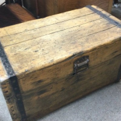 A pine camphor wood lined shipping trunk, dimensions 40x74x38cm