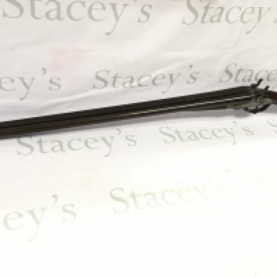 A fine example of a gents 12 bore side by side hammer shotgun by George Gibbs. #6261 Features nice detailed scroll engraving to side and walnut stock. 28 inch barrel and 44.5 inch overall. PLEASE NOTE THAT A SHOTGUN LICENSE IS REQUIRED TO PURCHASE THIS ITEM. VIEWING AND COLLECTING IS BY APPOINTMENT ONLY.