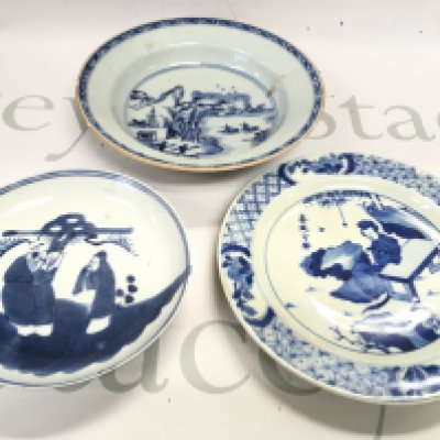 Blue and white dishes decorated with figures and river scenes , damage and restoration on one of the dishes. 13 to 16cm wide. This lot cannot be posted