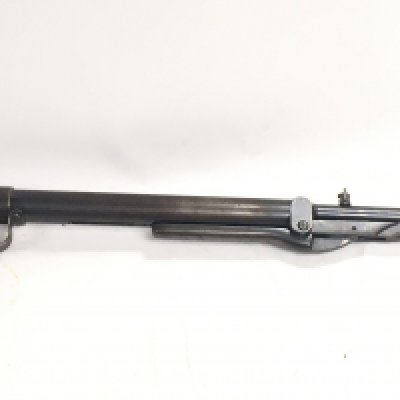 A BSA prewar Long Tom .22 calibre air rifle serial number 514497, Birmingham small arms. In working order. 116cm long approximately. With Beretta gun case This lot cannot posted