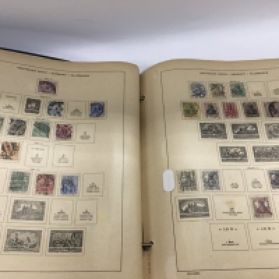 An album of German stamps containing prewar and unused stamps. NO RESERVE