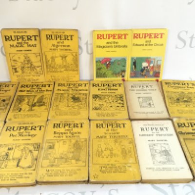 A large collection of vintage Rupert books. Postage B