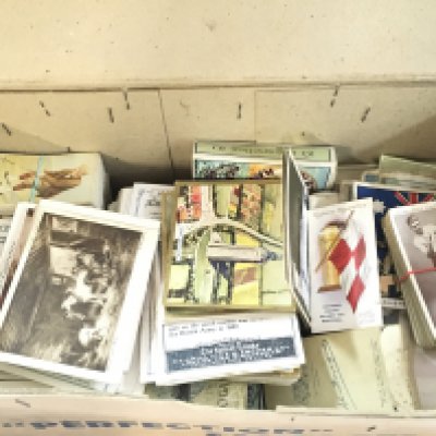 A box of loose cigarette cards including Ogdens, Players, Churchmans. Wills etc. postage category B