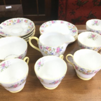 A Shelley Rose on Trellis tea set including cups and saucers. No obvious damage or restoration This lot cannot be posted. NO RESEREVE