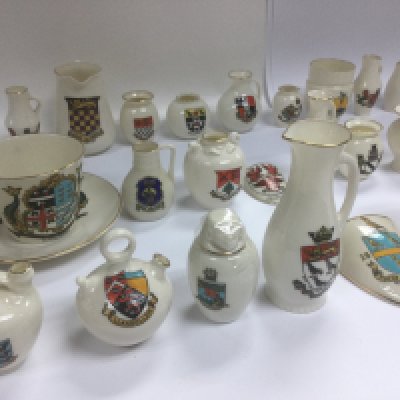 A collection of 45 items of WH Goss ware with various crests and model shapes . NO RESERVE