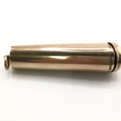 A 9ct gold cheroot holder. 22.70gPostage B