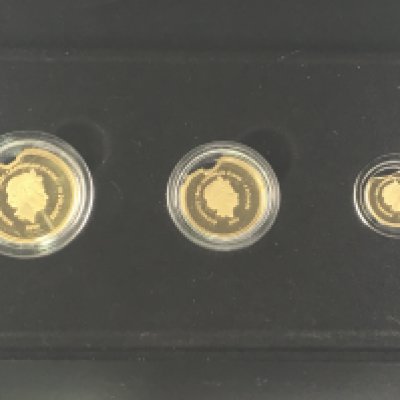 D day three coin gold proof set including full half and quarter sovereign. Postage B