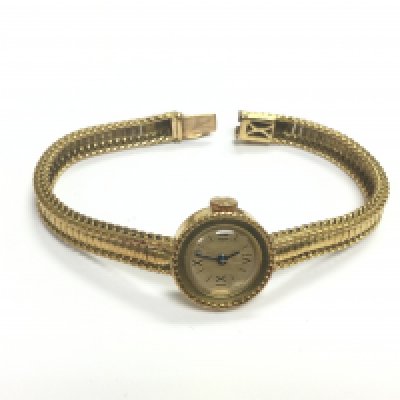 An 18ct gold cased ladies watch, approx 26g. Shipping category A.