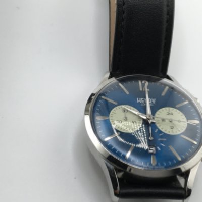 A Henry of london gents chronograph watch with box. Not seen running. Approximately 42mm including crown.