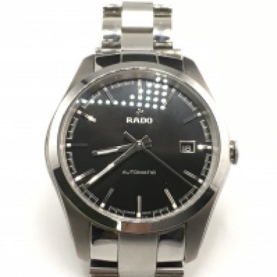 A gents Rado automatic watch with box and cards. Seen running. In excellent condition. 40mm case with a black dial.