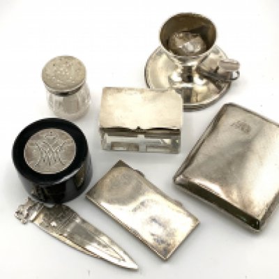 A mixed collection of hallmarked silver and white metal articles. (B)