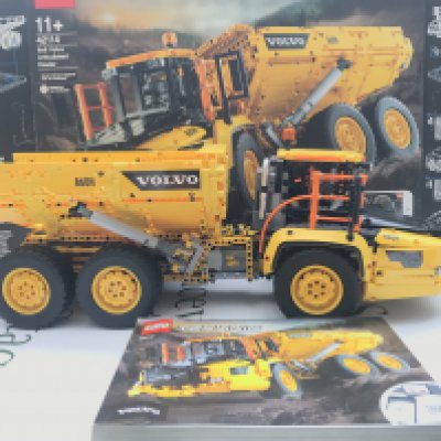 A Lego 6X6 Volvo Articulated Hauler #42114 With Box And Manual. Appears To Be Complete. This Lot Cannot Be Posted In House.(2).