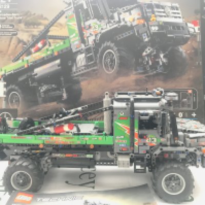 A Lego 4X4 Mercedes-Benz Zetros Trail Truck #42129 With Box And Manual. This Lot Cannot Be Posted In House.(2).
