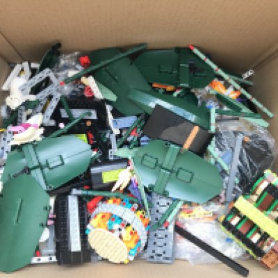 A Box Containing Loose Lego. No Reserve.