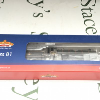 A Boxed Bachmann 00 Gauge Class B1 61180 BR Black Late Crest #31-716.