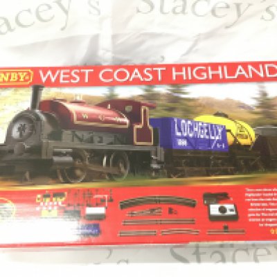 A Boxed Hornby 00 Gauge West Coast Highlander Set #R1157. Parts Missing. No Reserve.