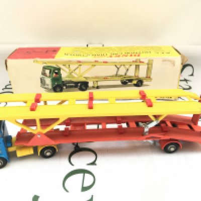 A Boxed Dinky Toys A.E.C. Hoynor Car Transporter #974.