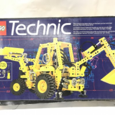 A Boxed Lego Technic Pneumatic Excavator #8862. Appears To Be Complete. No Reserve.