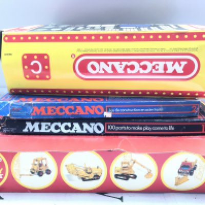 A Collection Of Meccano including 3 Carry Cases. No Reserve. (2).