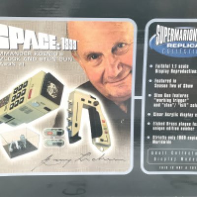 A Boxed Supermarionation Collectable Space 1999 Commander Koenigs Camlock And Stun Gun. Limited Edition.