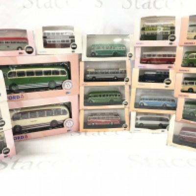 A Collection of Boxed Oxford Diecast Buses 1/16 and 1/43 Scale. No Reserve.