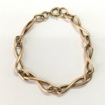 A 9ct gold bracelet. 15.06g and 19cm length. Postage A