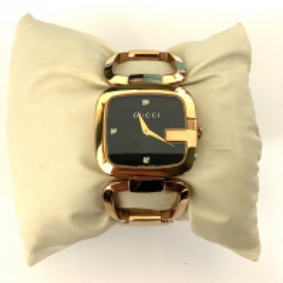 A Gucci ladies fashion wristwatch. 125.4. Serial 545492501.