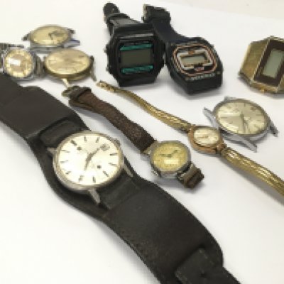 A collection of vintage watches including a Tissot Automatic Seastar , Smiths De Luxe, Medana lever 17 jewels, Sekonda 18 jewels Shockproof de luxe, Hudson 21 jewels date o matic. Postage category B