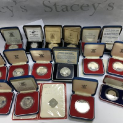 A collection of assorted coin's including a number of Silver examples. Postage B