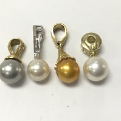 14ct and 18ct gold Simulated pearl pendants , 5.4g total weight