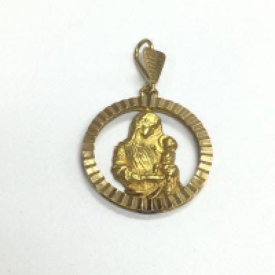 An 18k gold pendant of the holy mother and child, approx 5.3g. Shipping category A.