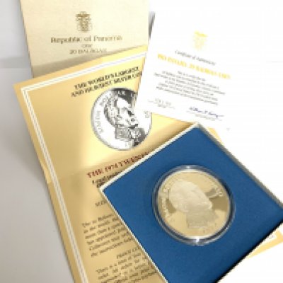 1974 John Pinches Panama 20 Balboas silver Simon Bolivar coin. 129.5g (A)