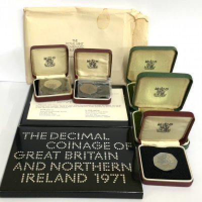 2 1971 Decimal coin sets and a small collection.Of cased coinage.