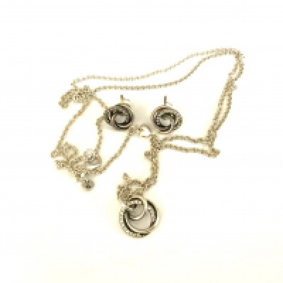A Sterling silver Pandora family always necklace and stud earrings. (A)