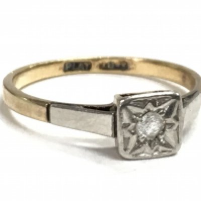 A vintage 1930s 18ct gold platinum ring, M/N, 2.2g. Postage category A