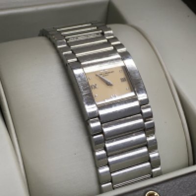 A boxed Baume & Mercier womens watch. Shipping category B