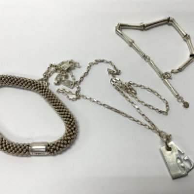 A Genuine Gucci Double G sterling silver pendant and chain together with 2 sterling silver Links of London bracelets (A)