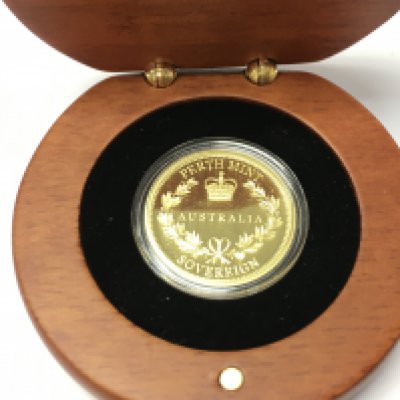 A 2017 Australia proof sovereign with COA and packaging. Limited mintage of 1000. Postage B