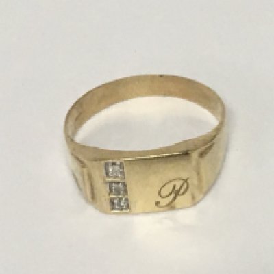 A Gents 9carat gold ring set with three small diamonds and initials P weight 3g