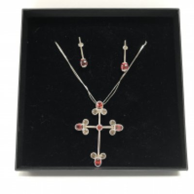 A garnet set cross and earrings set. Postage category B