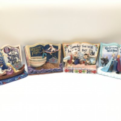 Boxed Disney Traditions Showcase Collection Storybook ceramic figures groups. Figures including 4057957 Someday You Will be a Real boy, 4043625 One Magical Night, 4049644 Act of Love etc. No obvious damage or restoration. This lot cannot be posted