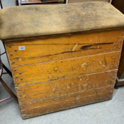 A vintage vaulting horse. NO RESERVE