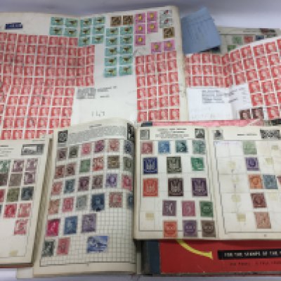 A collection of GB and world stamps. Shipping category B.