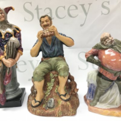 Royal Doulton porcelain figures including The Jester, Dreamweaver, Falstaff. No obvious damage or restoration. This lot cannot be posted