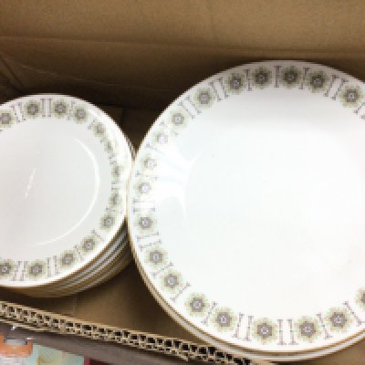 A collection of modern Japanese Royal ceramics Gala plates. This lot cannot be posted