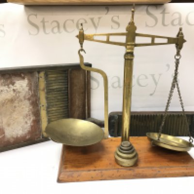 A pill making slab and a set of Youngs Agate balance beam scales. Young & Marlow Kewbridge. Postage category C
