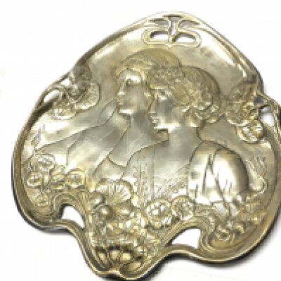 A copy of a W.M.F silver plated art nouveau dish 20cm wide 23cm tall. Postage category B