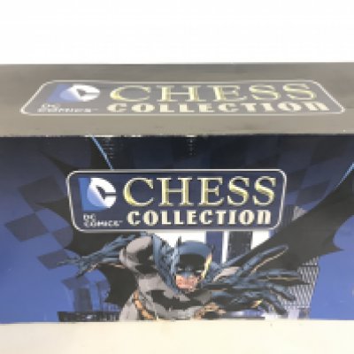 A Boxed Eagle Moss D.C Comics Chess Set 2.